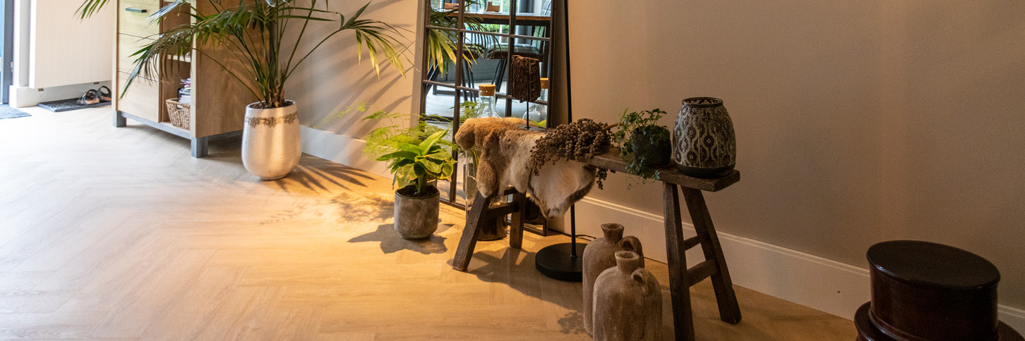 pvc vloer gelegd op een ondervloer van kurk